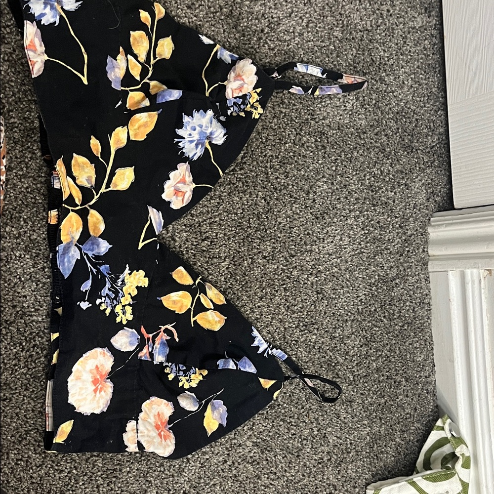 Forever 21 Black Floral Crop Top